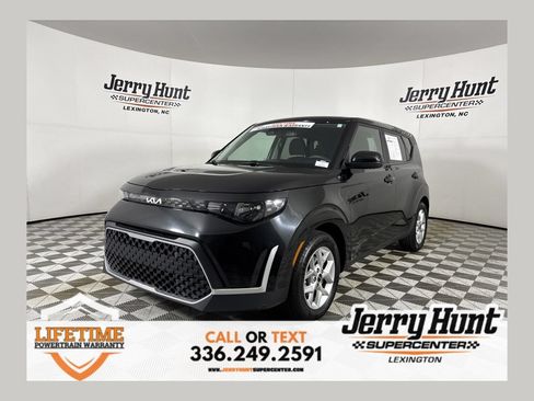 Used 2024 Kia Soul LX w/ Option Group 015 FWD image 1
