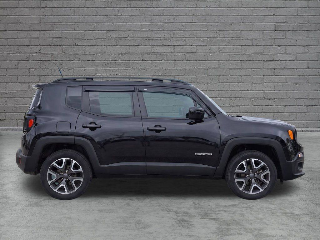Used 2017 Jeep Renegade Latitude w/ Cold Weather Group AWD/4WD image 8