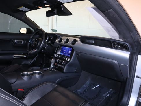 Used 2022 Ford Mustang Premium image 33