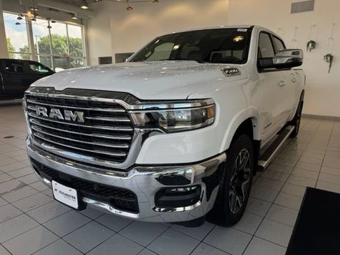 Used 2025 RAM 1500 Laramie AWD/4WD image 38