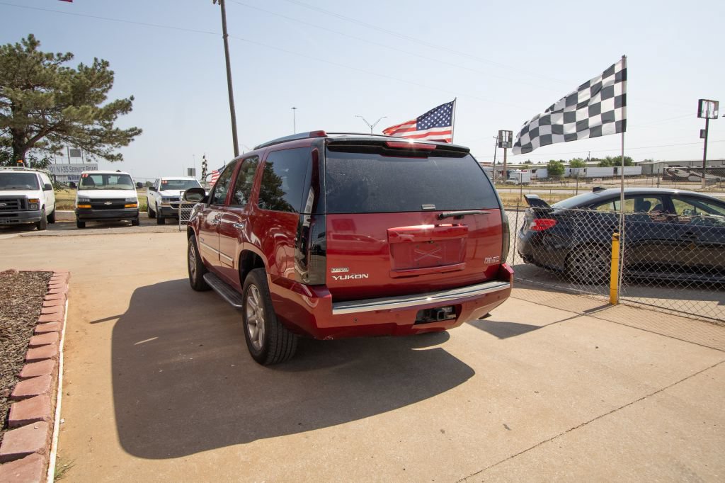 Used 2012 GMC Yukon Denali AWD/4WD image 8