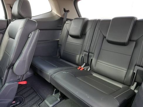 Certified 2023 Volkswagen Atlas SEL AWD/4WD image 18