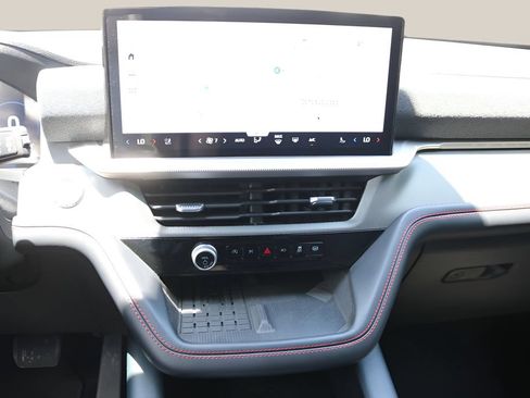 Used 2025 Ford Explorer ST-Line w/ Premium Package RWD image 25