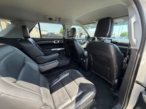 Used 2022 Ford Explorer XLT w/ Equipment Group 202A AWD/4WD image 11