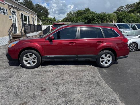 Used 2014 Subaru Outback 2.5i Limited w/ Moonroof Package AWD/4WD image 5