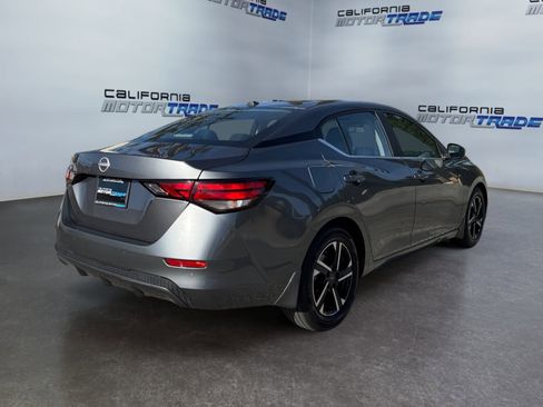 Used 2025 Nissan Sentra SV image 5