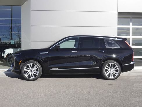 Used 2026 Cadillac Vistiq Luxury image 8
