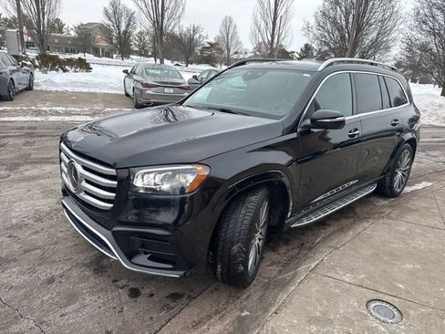 Used 2024 Mercedes-Benz GLS 580 4MATIC image 7