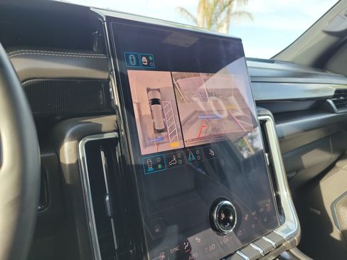 Used 2025 GMC Yukon Elevation RWD image 24