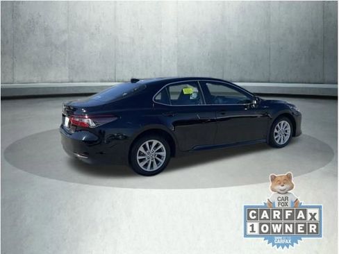 Used 2023 Toyota Camry LE AWD/4WD image 6