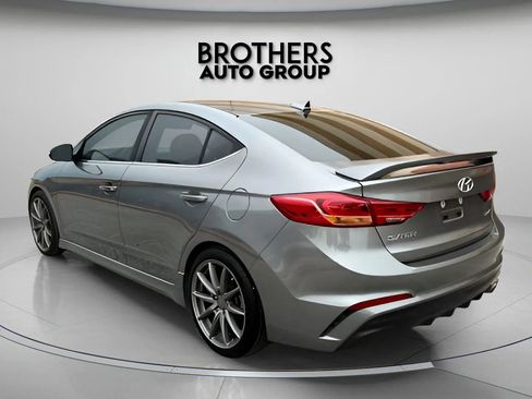 Used 2017 Hyundai Elantra Sport w/ Sport Premium Package 06 FWD image 9