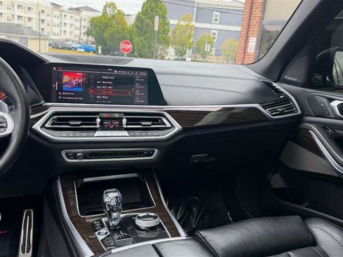 Used 2019 BMW X5 xDrive50i w/ M Sport Package AWD/4WD image 29