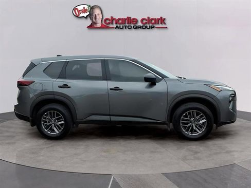 Used 2025 Nissan Rogue S image 6