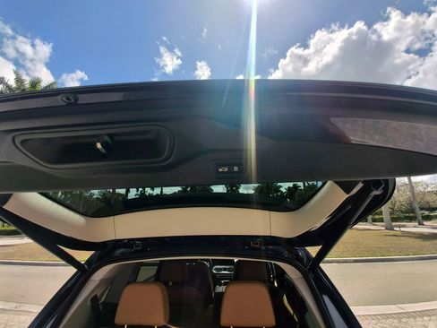 Used 2022 BMW X7 xDrive40i w/ Premium Package image 62