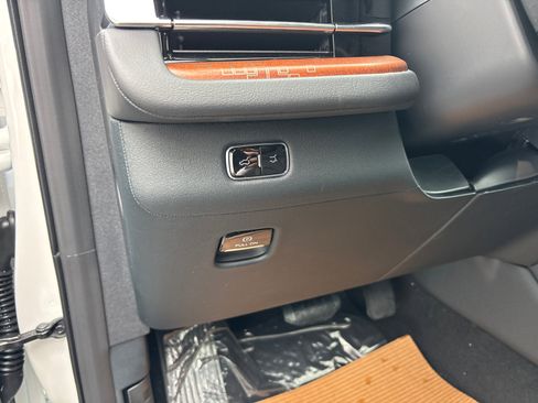 New 2026 Lincoln Navigator L Black Label AWD/4WD image 13