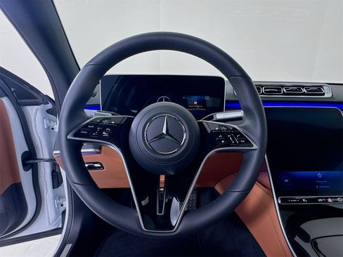 Used 2025 Mercedes-Benz S 580 4MATIC Sedan image 11