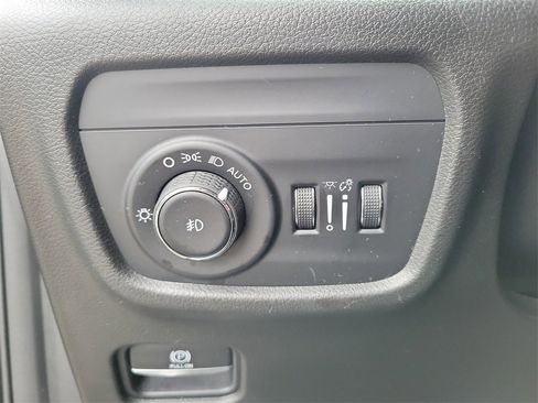 Used 2022 Jeep Grand Cherokee L Summit w/ Advanced Protech Group IV image 21