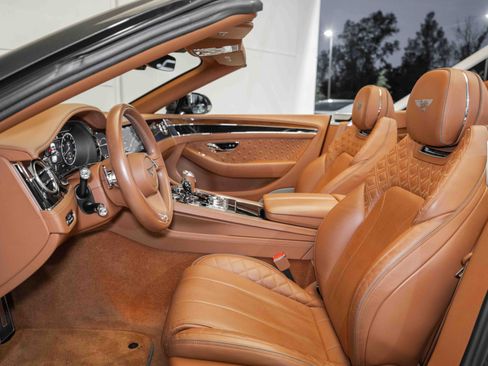 Used 2020 Bentley Continental GT image 7