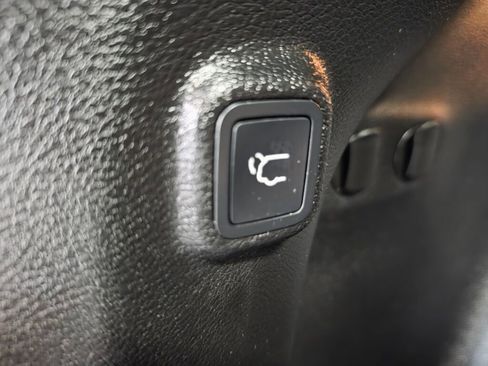 Used 2019 Jeep Cherokee Limited AWD/4WD image 20