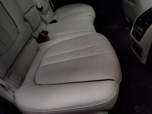 Used 2020 BMW X7 M50i w/ Dynamic Handling Package image 24