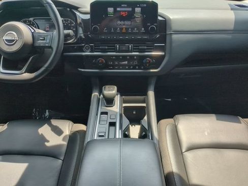 Used 2024 Nissan Pathfinder SL w/ SL Premium Package FWD image 18
