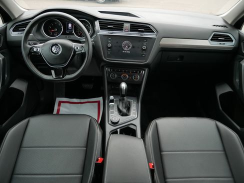 Used 2021 Volkswagen Tiguan SE AWD/4WD image 10