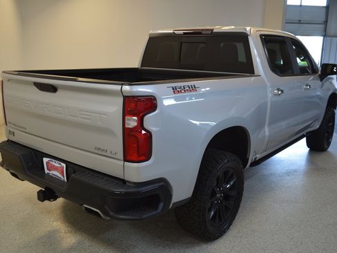 Used 2019 Chevrolet Silverado 1500 LT Trail Boss image 3