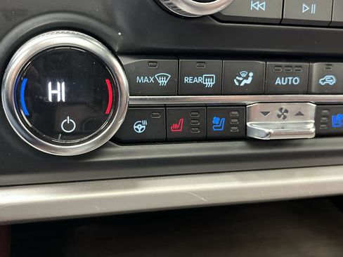 Used 2022 Ford Expedition Limited image 26