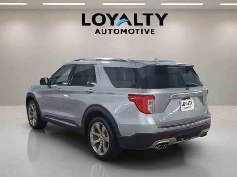 Used 2020 Ford Explorer Platinum w/ Premium Technology Package image 3
