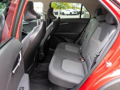 Certified 2024 Kia Niro LX image 12