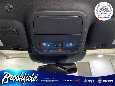 Used 2020 Ford Explorer Limited image 32