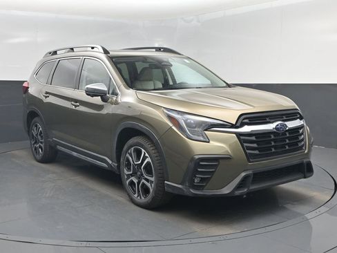 Used 2023 Subaru Ascent Limited w/ Technology Package AWD/4WD image 8