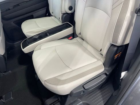 New 2026 Nissan Pathfinder SL image 17