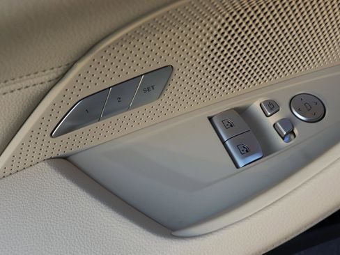 Used 2025 BMW 430i Coupe w/ Convenience Package image 22