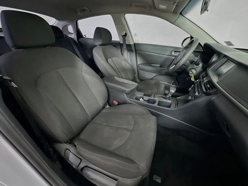 Used 2018 Kia Optima LX w/ 17" Alloy Wheels Package FWD image 13