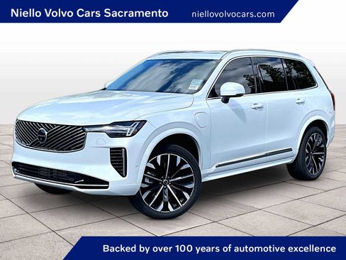Used 2025 Volvo XC90 T8 Ultra w/ Protection Package Premier image 1
