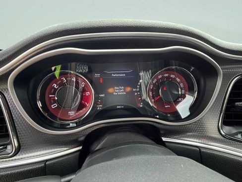 Used 2015 Dodge Challenger SRT Hellcat image 12