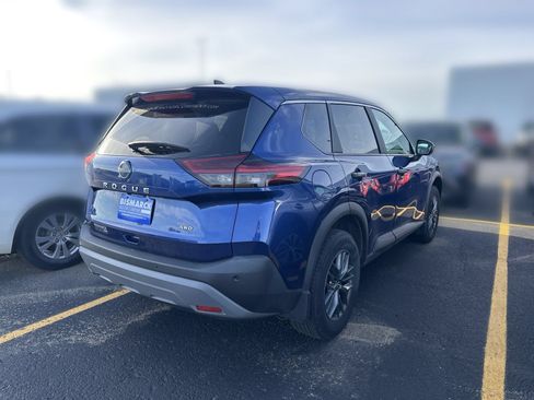 Used 2023 Nissan Rogue S AWD/4WD image 3