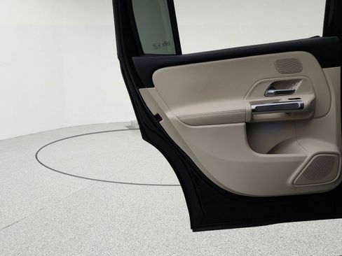 Certified 2026 Mercedes-Benz GLB 250 image 27