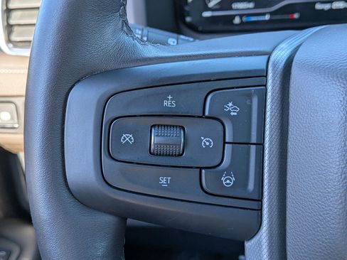 Used 2024 GMC Yukon Denali w/ Denali Reserve Package image 16