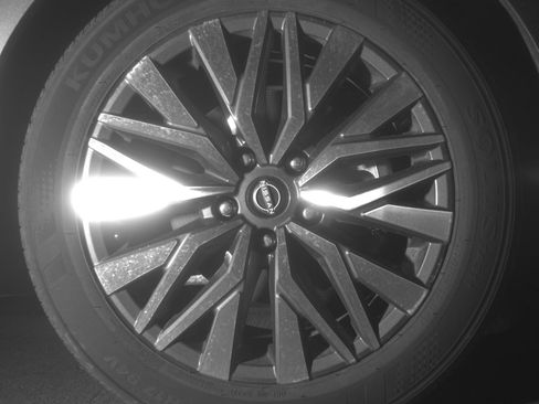 Used 2025 Nissan Altima 2.5 SV FWD image 10