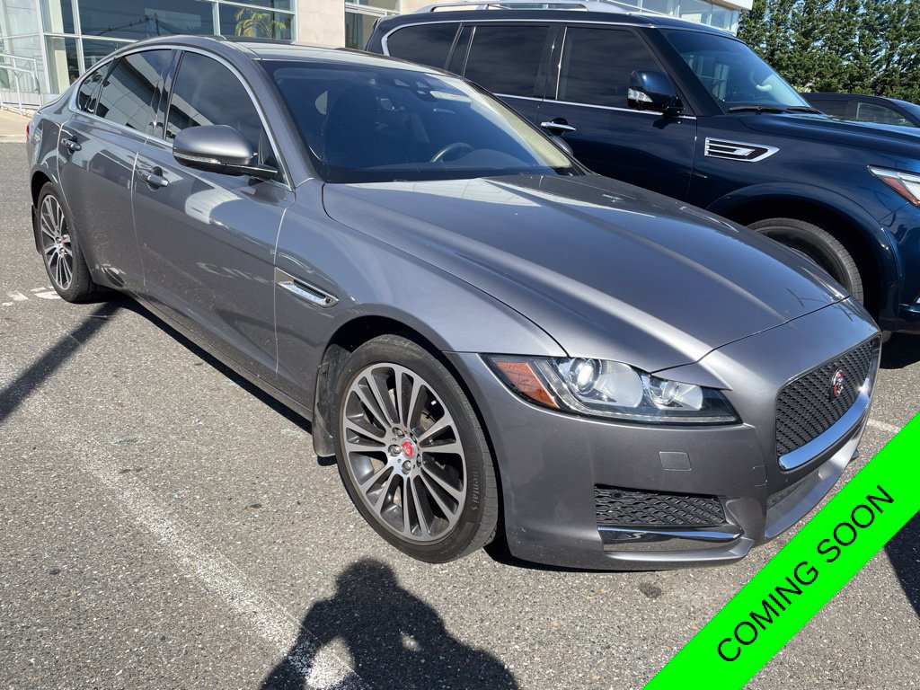 Used 2020 Jaguar XF Prestige RWD image 1