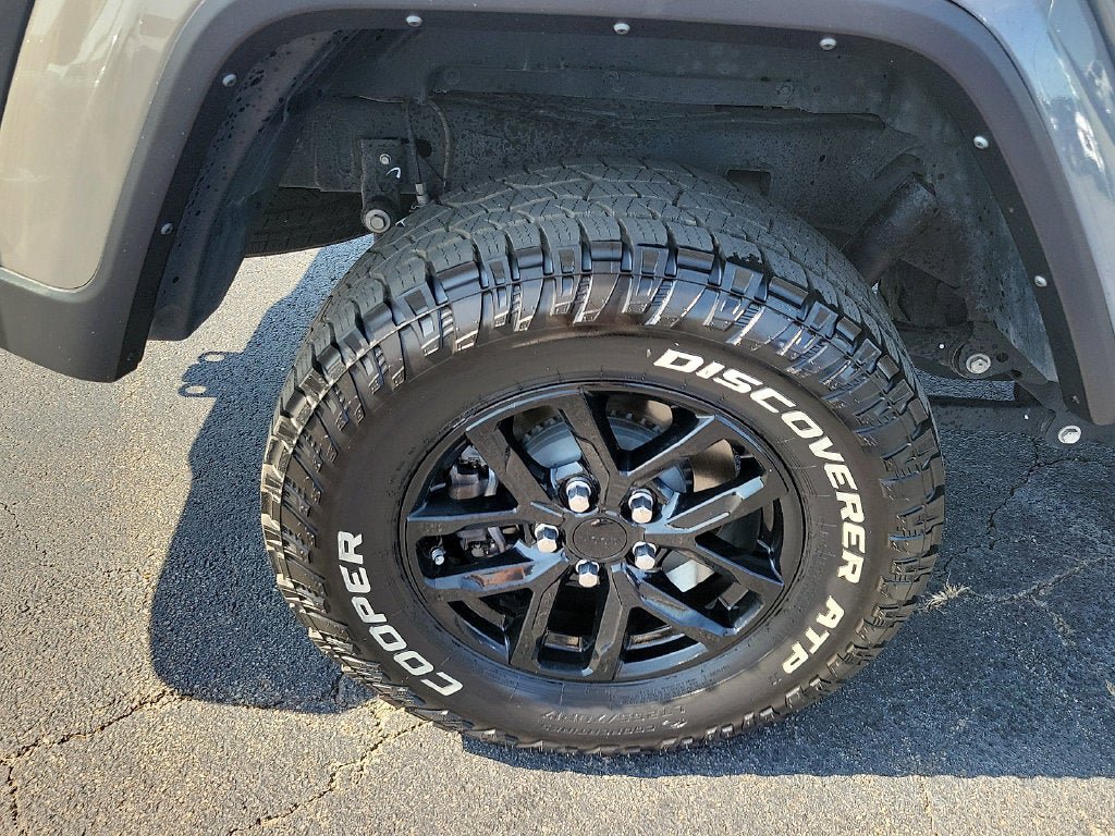 Used 2023 Jeep Gladiator Sport AWD/4WD image 7