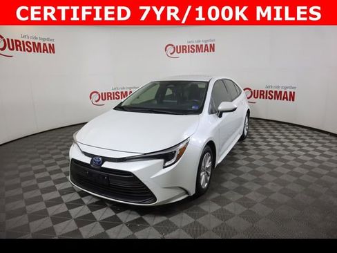Used 2024 Toyota Corolla LE w/ LE Convenience Package FWD image 2