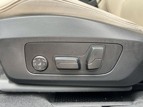 Certified 2025 BMW X2 xDrive28i w/ Premium Package image 37