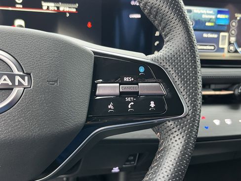 Used 2024 Nissan Ariya AWD image 18