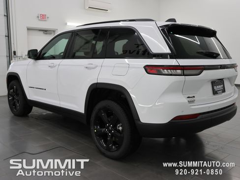 New 2026 Jeep Grand Cherokee Limited w/ Limited Altitude Package AWD/4WD image 6