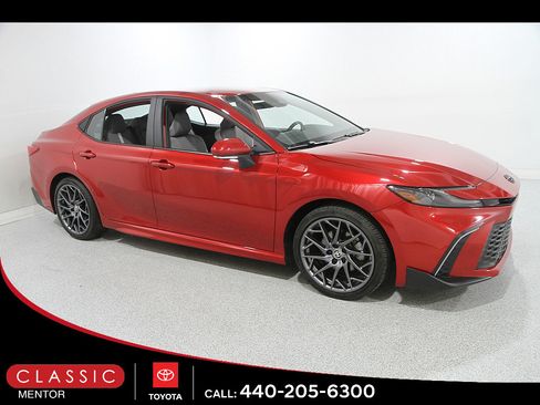 Used 2026 Toyota Camry SE w/ Convenience Package FWD image 1