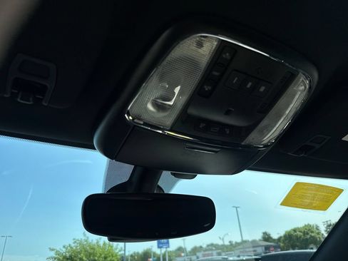 Used 2018 Jeep Grand Cherokee Altitude AWD/4WD image 32