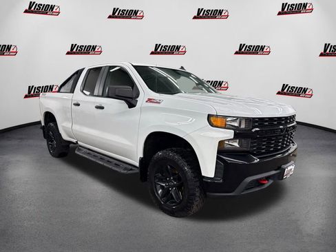 Used 2019 Chevrolet Silverado 1500 Custom Trail Boss w/ Custom Convenience Package image 3